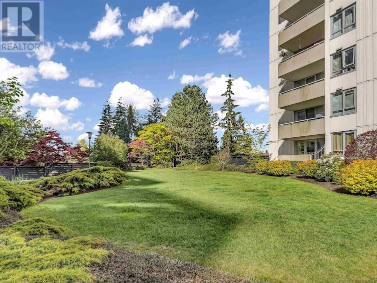 102-5645 Barker Avenue, Burnaby, BC, V5H 3Z5