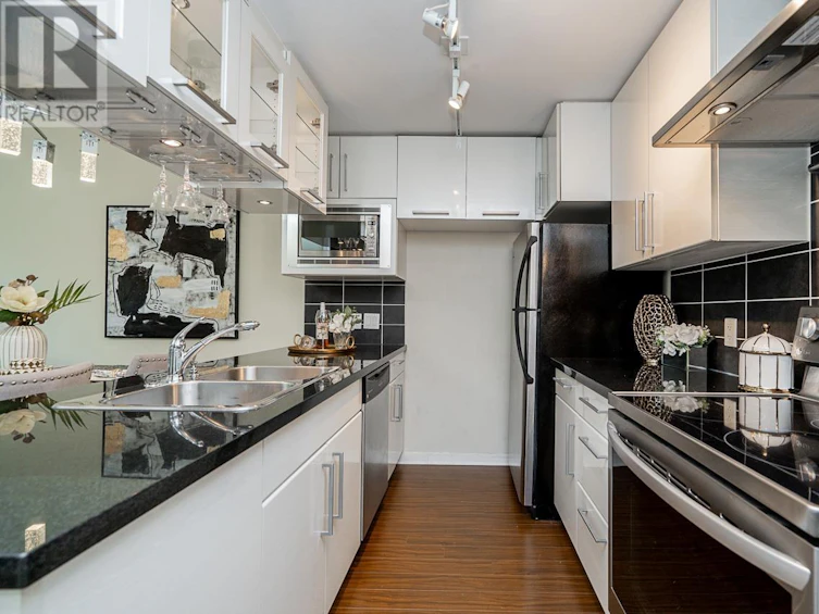 TH 237-188 Keefer Place, Vancouver, BC, V6B 0J1 - 16