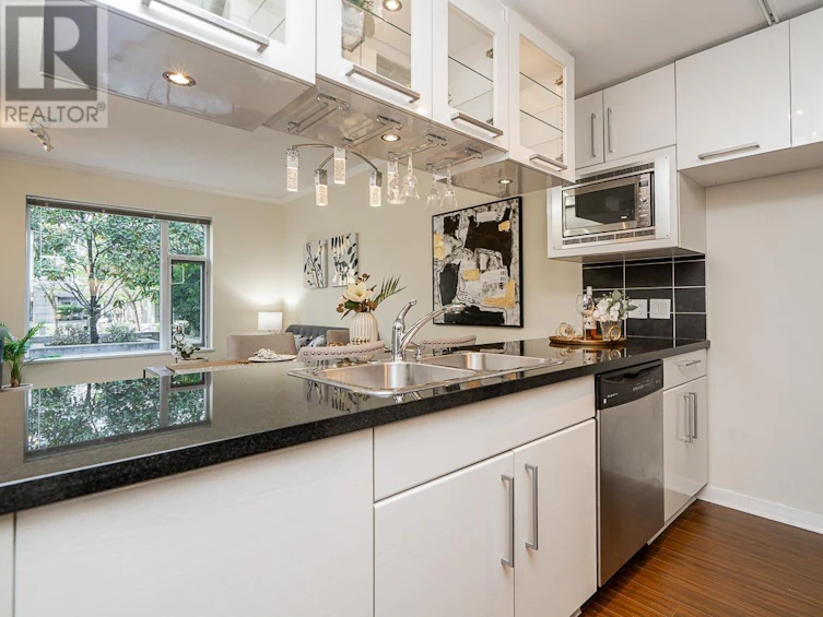 TH 237-188 Keefer Place, Vancouver, BC, V6B 0J1 - 17
