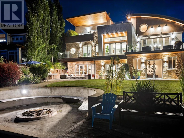 2737 Casa Loma Road, West Kelowna, BC, V1Z 1T6