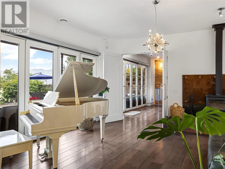 2737 Casa Loma Road, West Kelowna, BC, V1Z 1T6 - 35