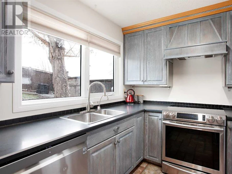 953 Ranchview Crescent Northwest, Calgary, AB, T3G 1A4