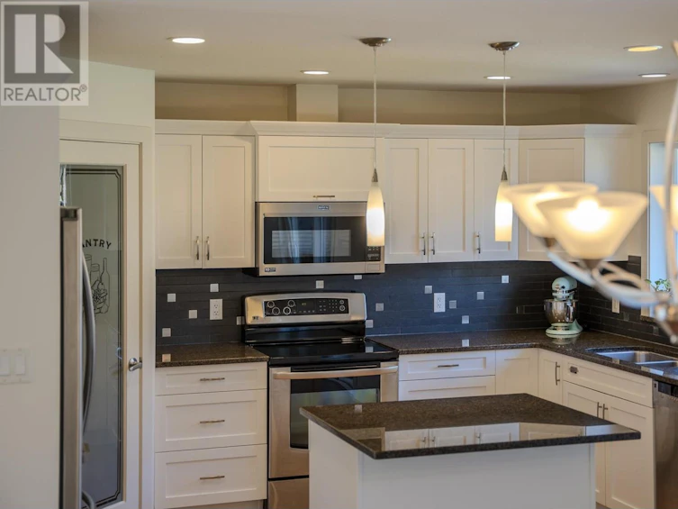 6388 Picadilly Place, Sechelt, BC, V7Z 0N9 - 11