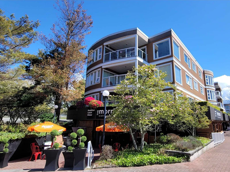 303 - 15213 Pacific Avenue, Surrey BC V4B 1P8