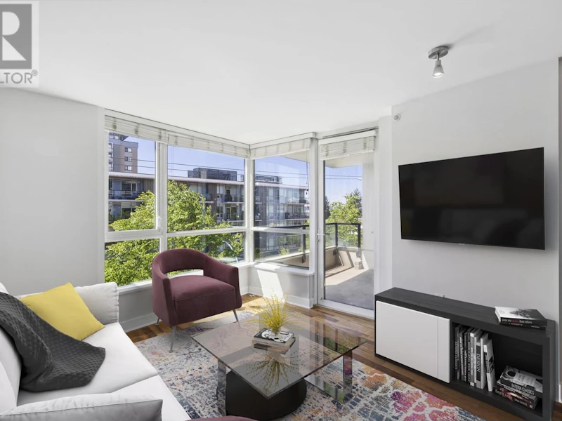 405 - 160 W 3rd Street, North Vancouver BC