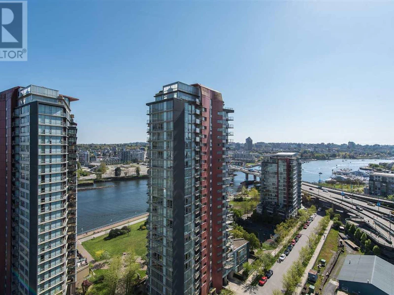 2206 - 33 Smithe Street, Vancouver BC V6B 0B5