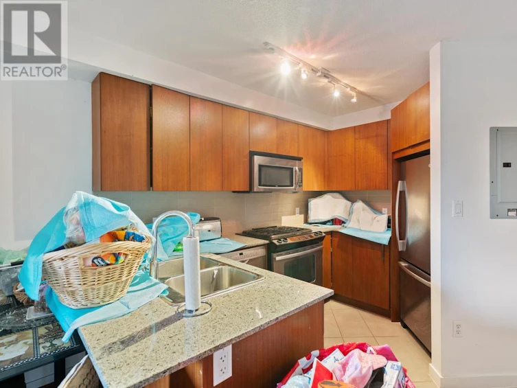 205-5889 Irmin Street, Burnaby, BC, V5J 0C1 - 8