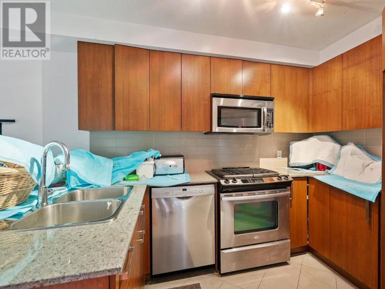 205-5889 Irmin Street, Burnaby, BC, V5J 0C1 - 9