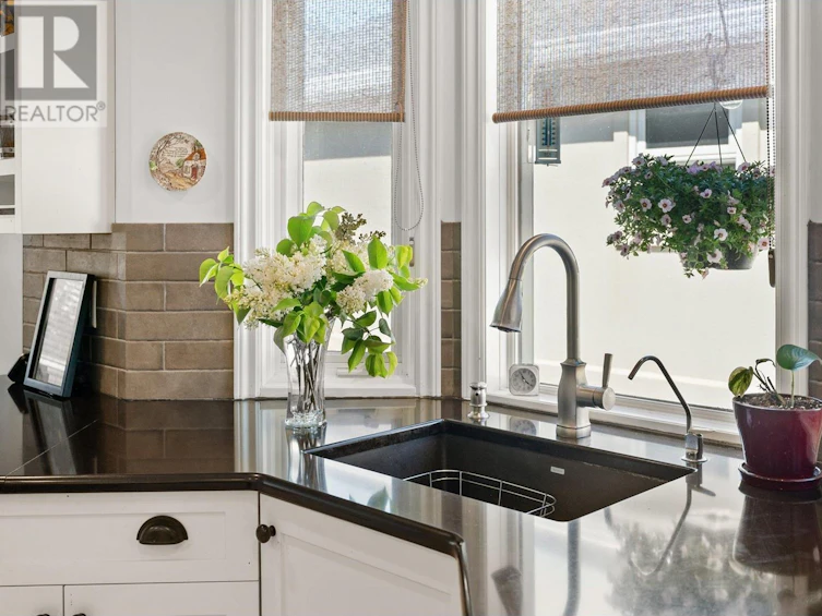 3889 Gallaghers, Kelowna, BC, V1W 3Z9 - 9