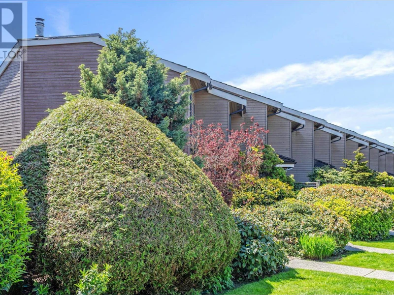 10 - 251 W 14th Street, North Vancouver BC V7M 1P4