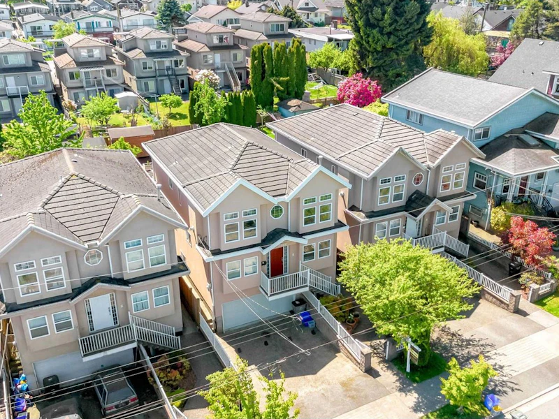 2866 Oxford Street, Vancouver BC V5K 1N6