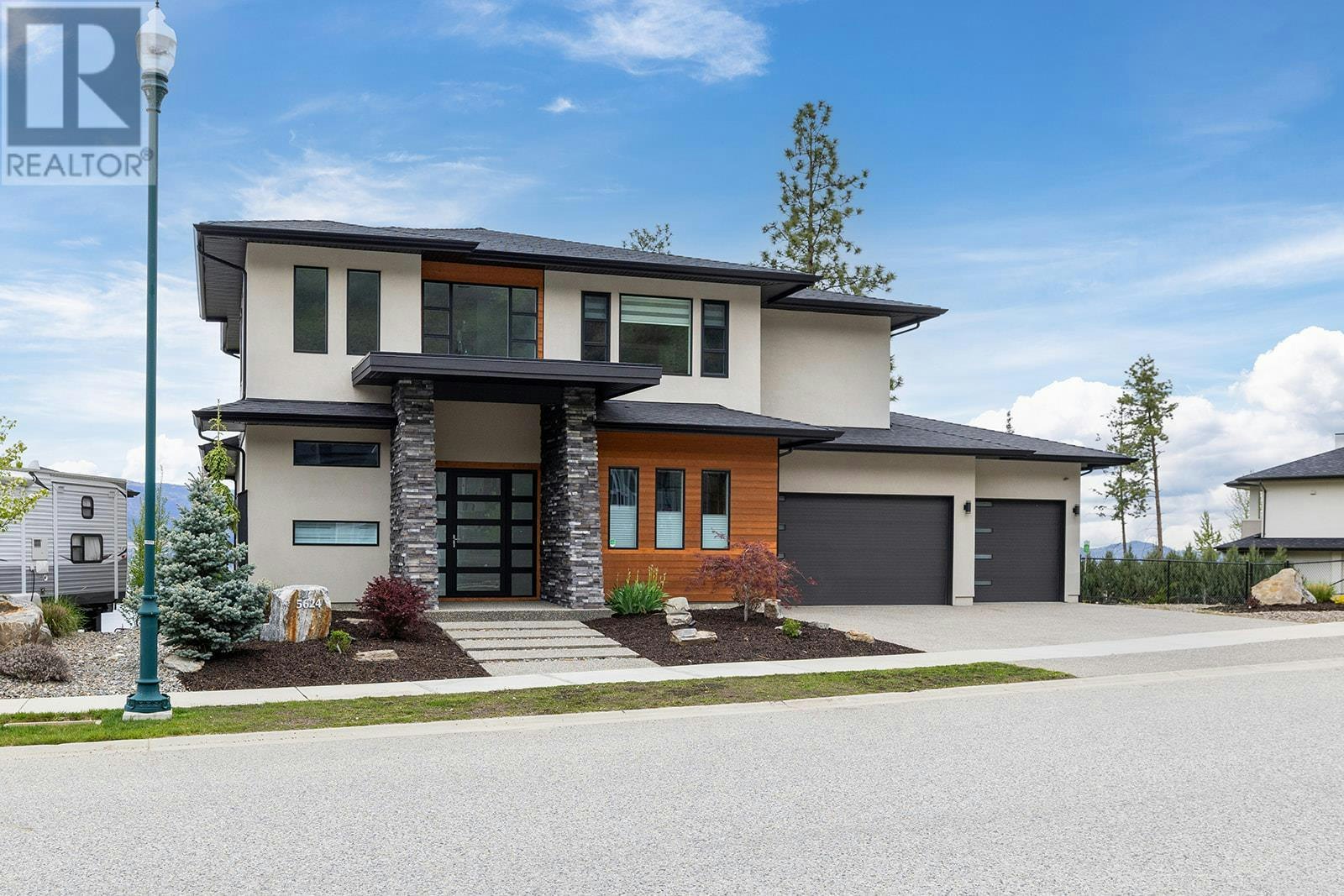 5624 Mountainside Drive, Kelowna, BC, V1W 5L5 - 2
