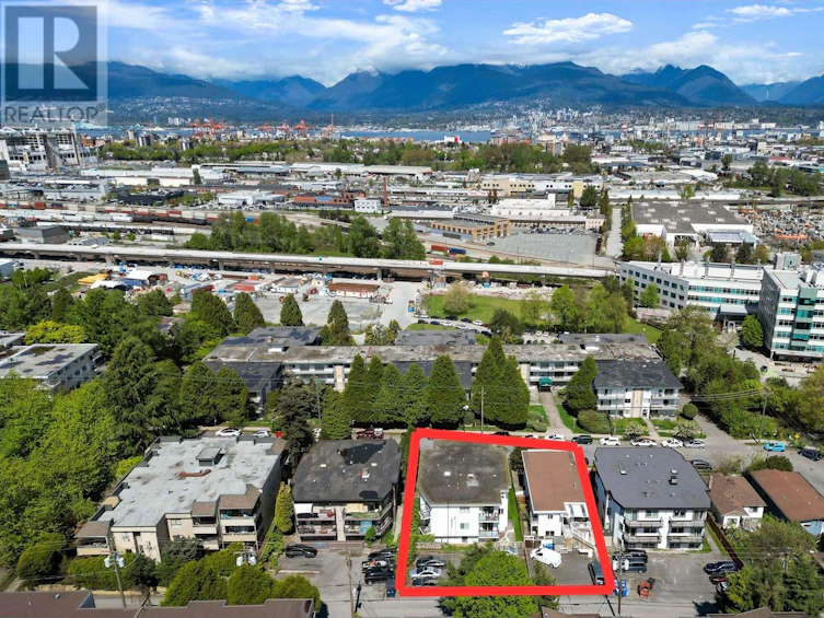 858 East 6th Avenue, Vancouver, BC, V5T 1M1 - 8