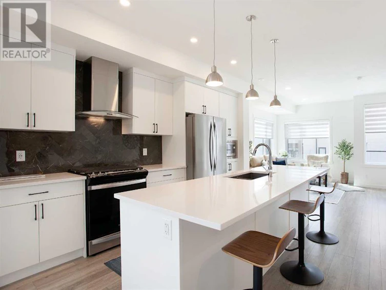 304 Greenbriar Common Northwest, Calgary, AB, T3B 6J3