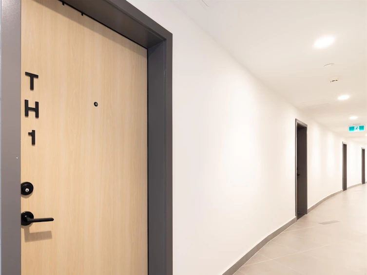 TH1-10448 University, Surrey, BC, V3T 0S7 - 11