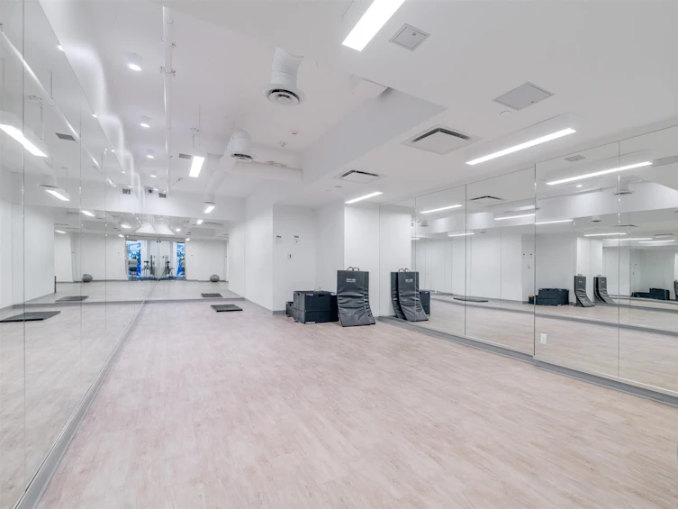 TH1-10448 University, Surrey, BC, V3T 0S7 - 14