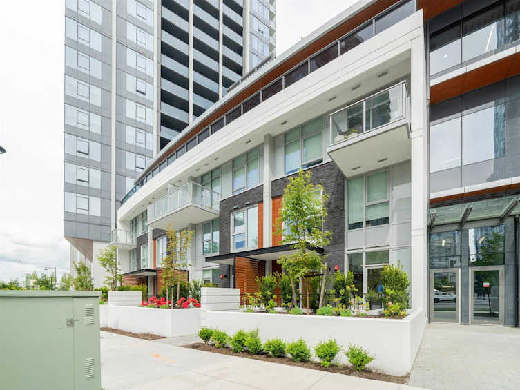 TH1-10448 University, Surrey, BC, V3T 0S7 - 27