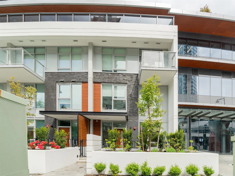 TH1-10448 University, Surrey, BC, V3T 0S7 - 28