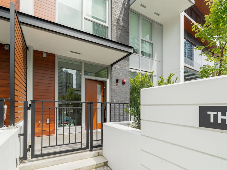TH1-10448 University, Surrey, BC, V3T 0S7 - 29