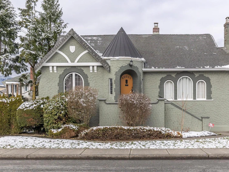 46085 First Avenue, Chilliwack, BC, V2P 1W2