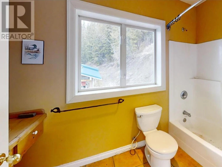 100 Ross Street, Pemberton, BC, V0K 1P0 - 12
