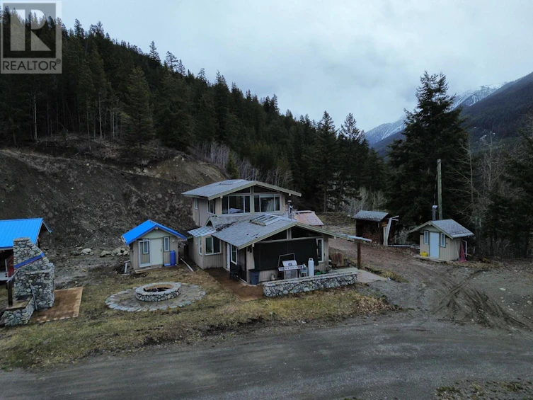 100 Ross Street, Pemberton, BC, V0K 1P0 - 2