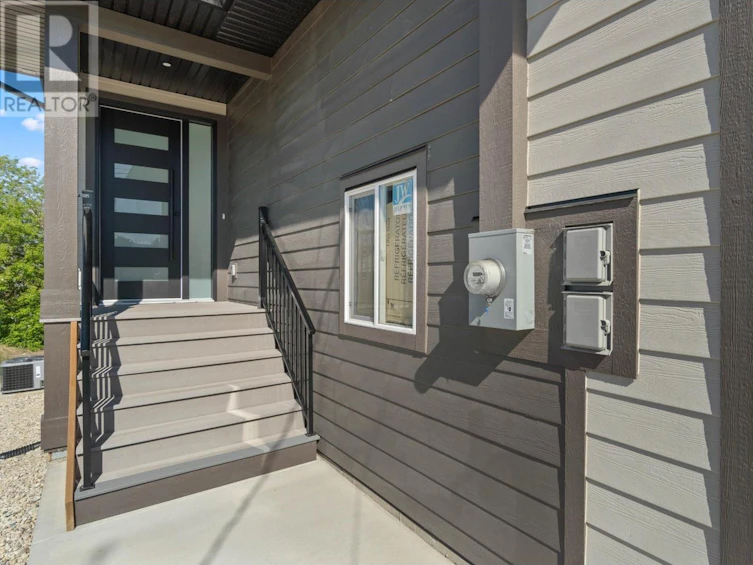 840 Crestline Street, Kamloops, BC, V2B 5X3 - 11