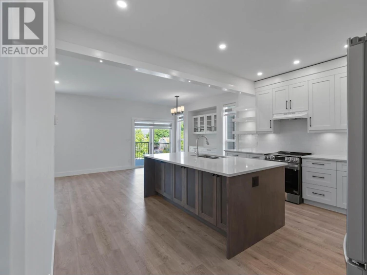 840 Crestline Street, Kamloops, BC, V2B 5X3 - 2