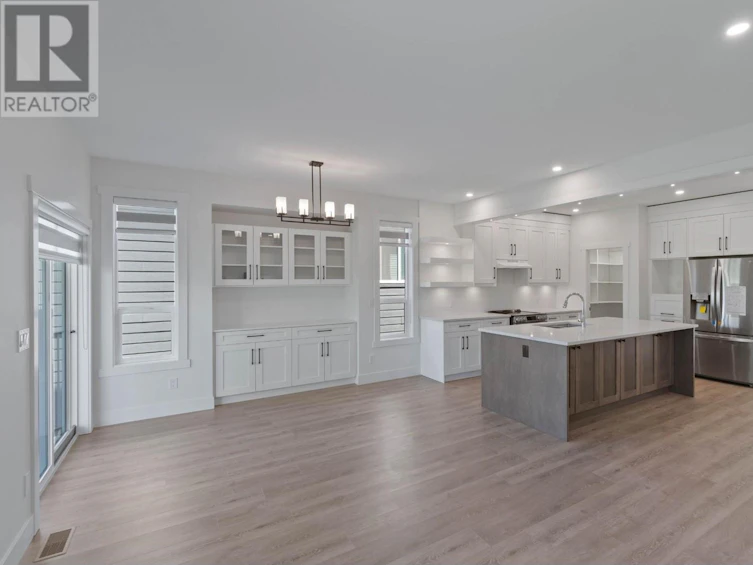 840 Crestline Street, Kamloops, BC, V2B 5X3 - 4
