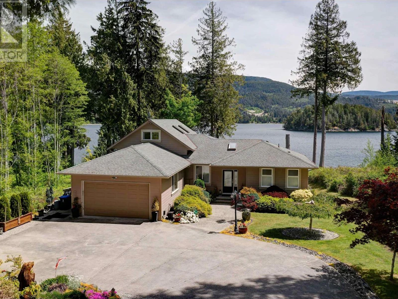 6256 N Gale Avenue, Sechelt BC