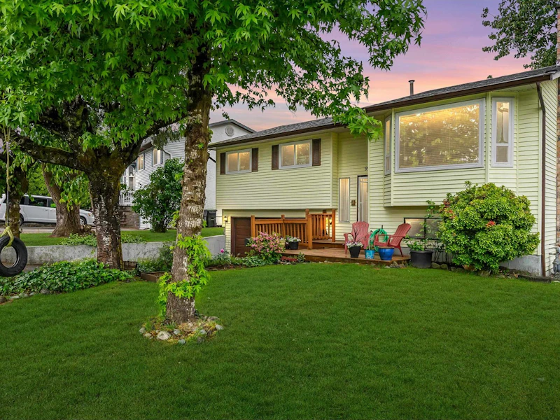9233 213th Street, Langley BC V1M 1L2