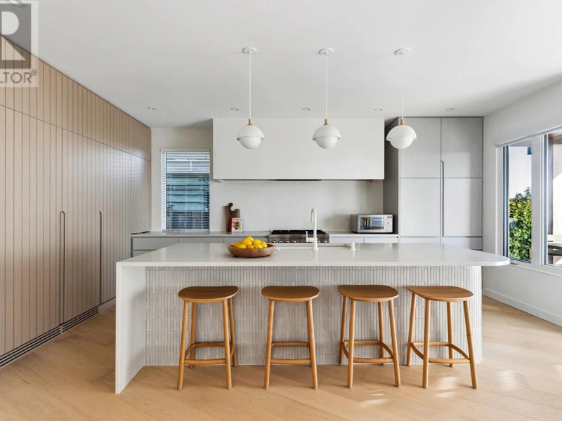 2160 Nelson Avenue, West Vancouver BC V7V 2P7