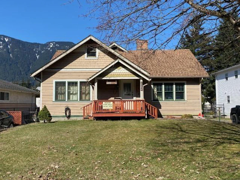 355 Hudson Bay Street, Hope BC V0X 1L4