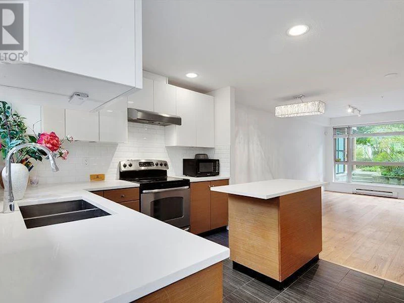 33 - 728 W 14th Street, North Vancouver BC V7M 0A8