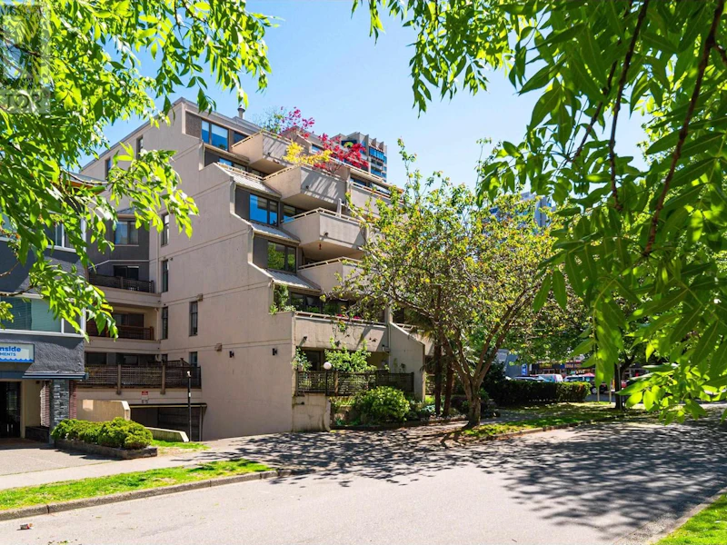 402 - 1819 Pendrell Street, Vancouver BC V6G 1T3