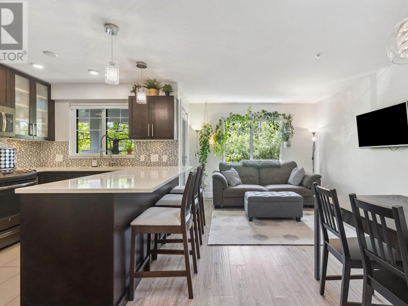 301 - 929 W 16th Avenue, Vancouver BC V5Z 1T3