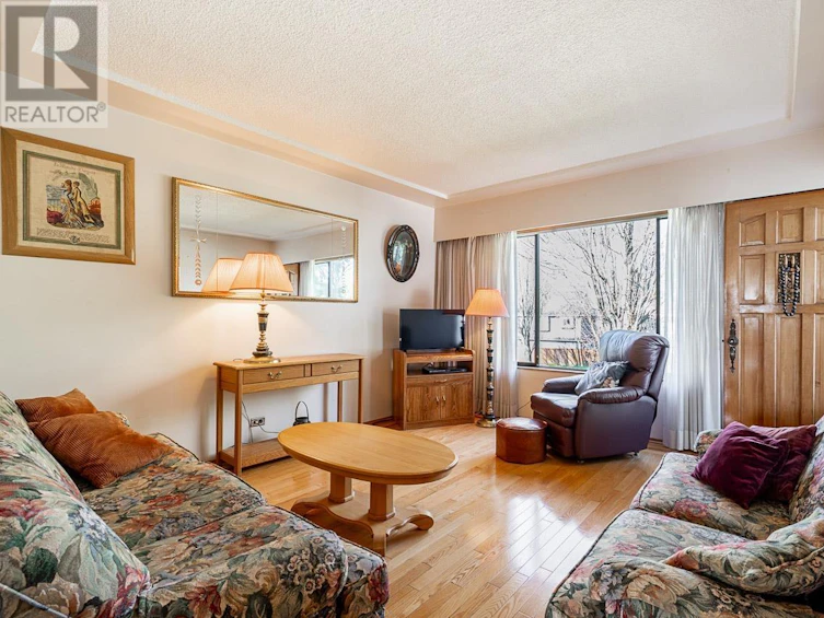 748 Rupert Street, Vancouver, BC, V5K 4K9 - 2