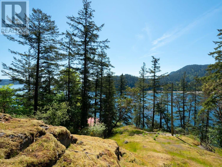 319 David Road, Bowen Island, BC, V0N 1G1