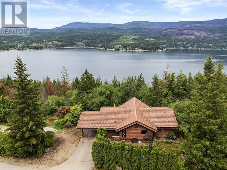 587 Mavis Drive, Sorrento, BC, V0E 2W1