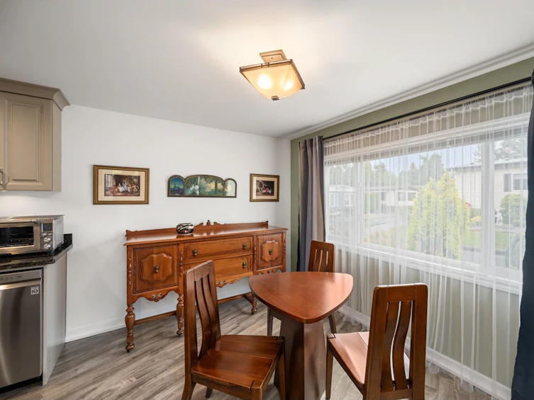 122-8234 134th, Surrey, BC, V3W 4V1 - 8
