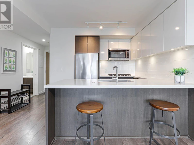 608 - 384 E 1st Avenue, Vancouver BC V5T 0G5