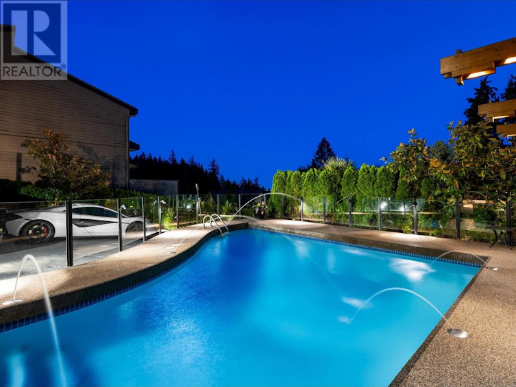5572 Molina Road, North Vancouver, BC, V7R 4P4 - 5