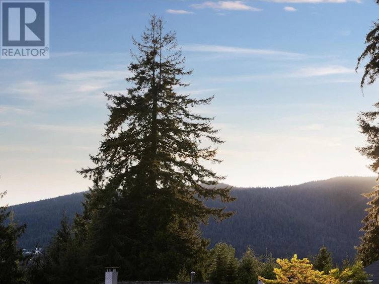 5572 Molina Road, North Vancouver, BC, V7R 4P4 - 27