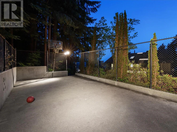5572 Molina Road, North Vancouver, BC, V7R 4P4 - 35