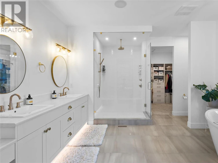 201 Summer Wood Drive, Kelowna, BC, V1V 0C9 - 43