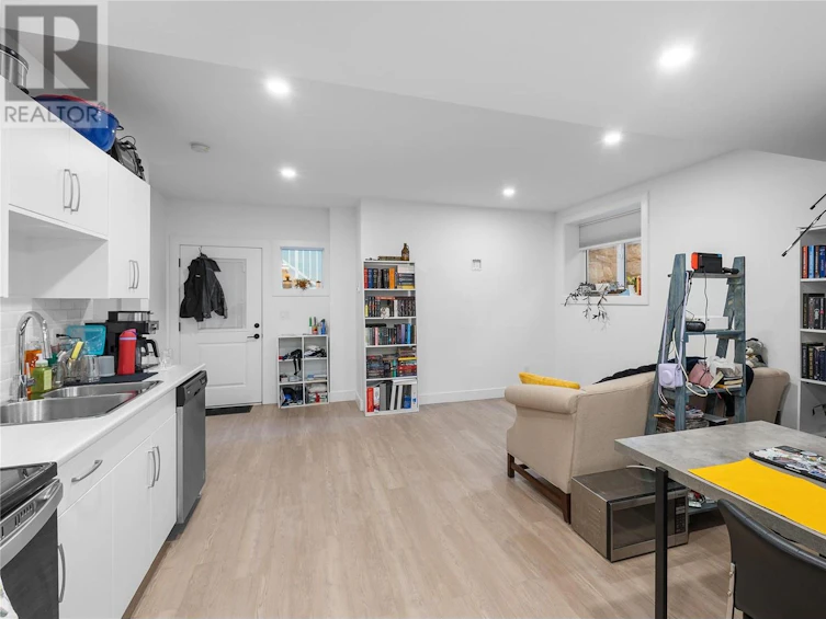 201 Summer Wood Drive, Kelowna, BC, V1V 0C9 - 57