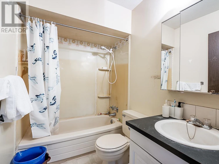 3725 Renfrew Street, Vancouver, BC, V5M 3L7 - 11