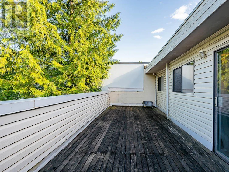 3725 Renfrew Street, Vancouver, BC, V5M 3L7 - 12