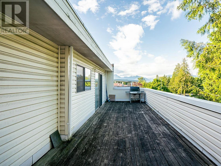 3725 Renfrew Street, Vancouver, BC, V5M 3L7 - 13