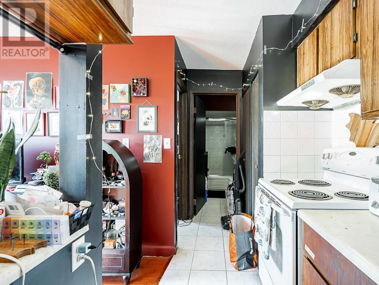 3725 Renfrew Street, Vancouver, BC, V5M 3L7 - 21
